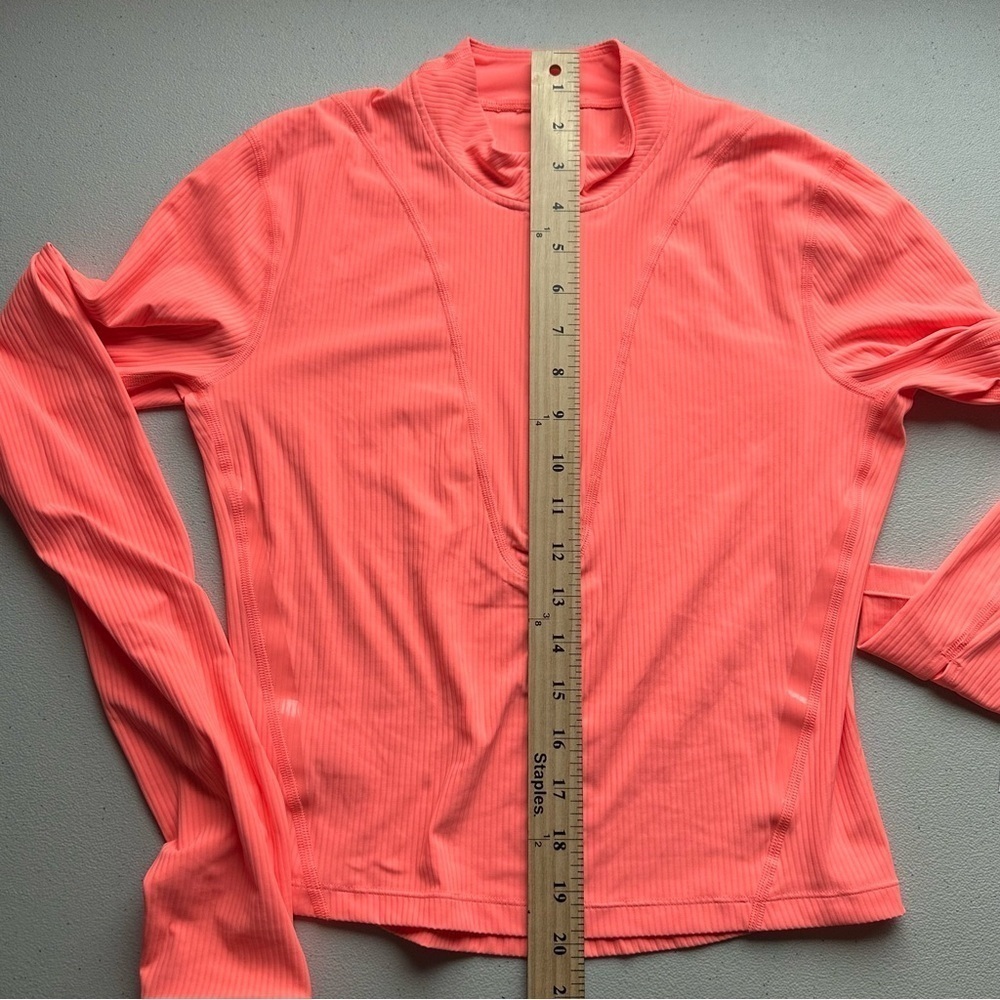 Lululemon women’s long sleeve top - Picture 13 of 13